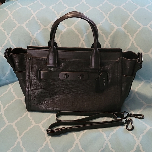 Handbags - Coach Swagger 27